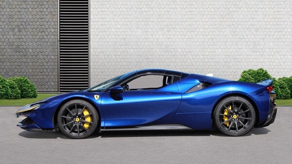 Used Ferrari SF90 Stradale 2023 for sale - 75700210: Photo 8