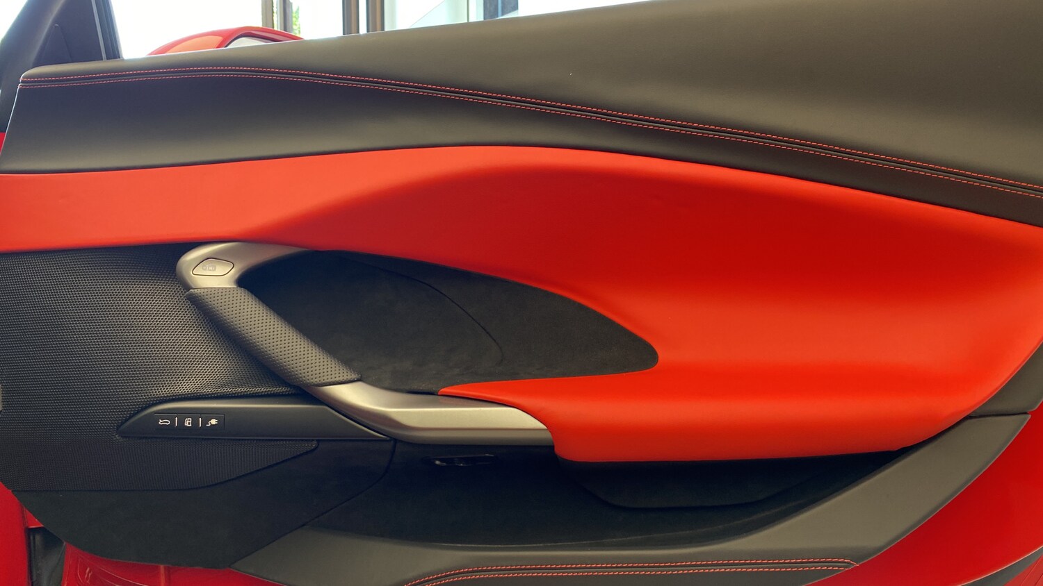 Used Ferrari 296 GTB 2023 for sale - 75700678: Photo 19