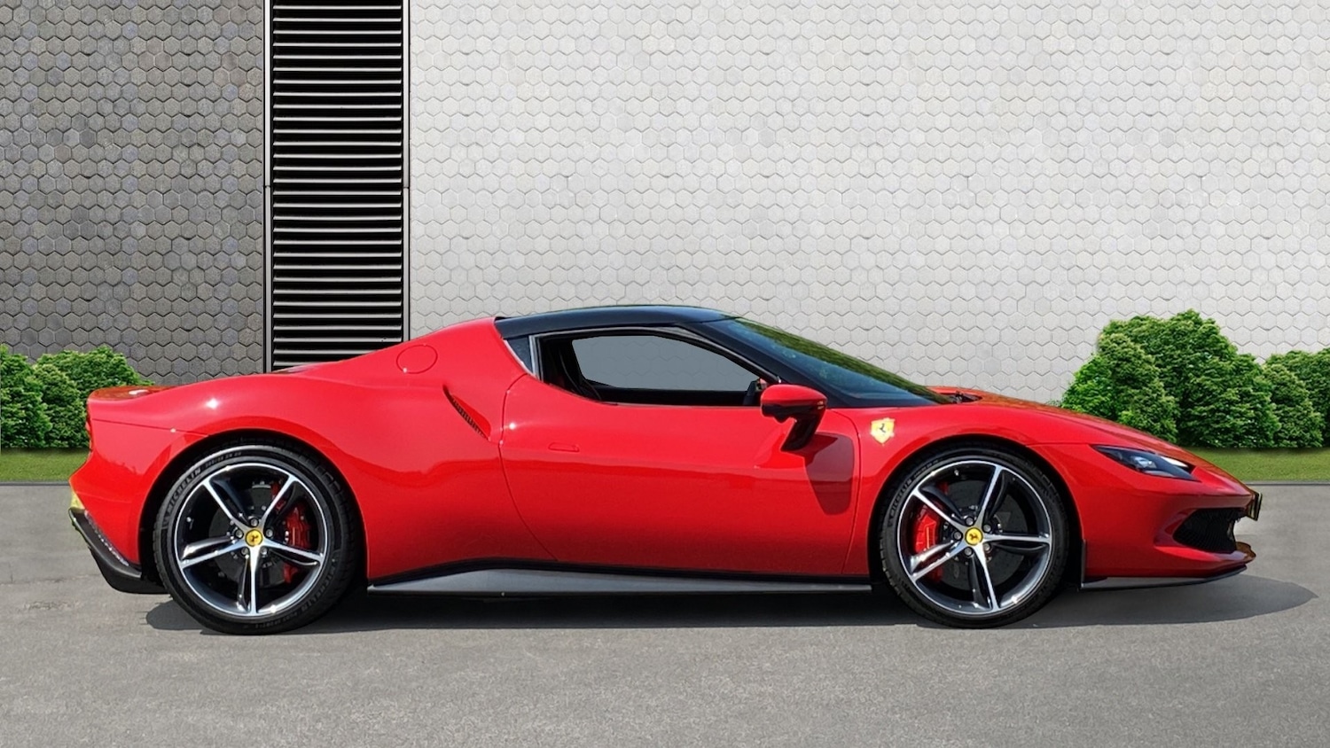 Used Ferrari 296 GTB 2023 for sale - 75700678: Photo 3