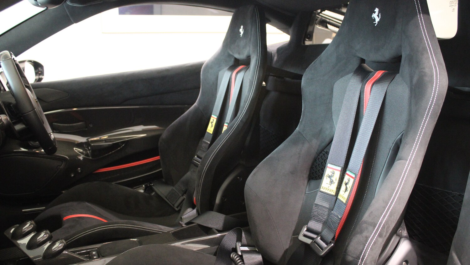 Used Ferrari 488 Pista 2018 for sale - 74984707: Photo 22