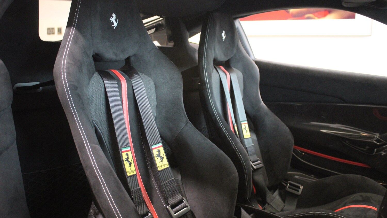 Used Ferrari 488 Pista 2018 for sale - 74984707: Photo 23