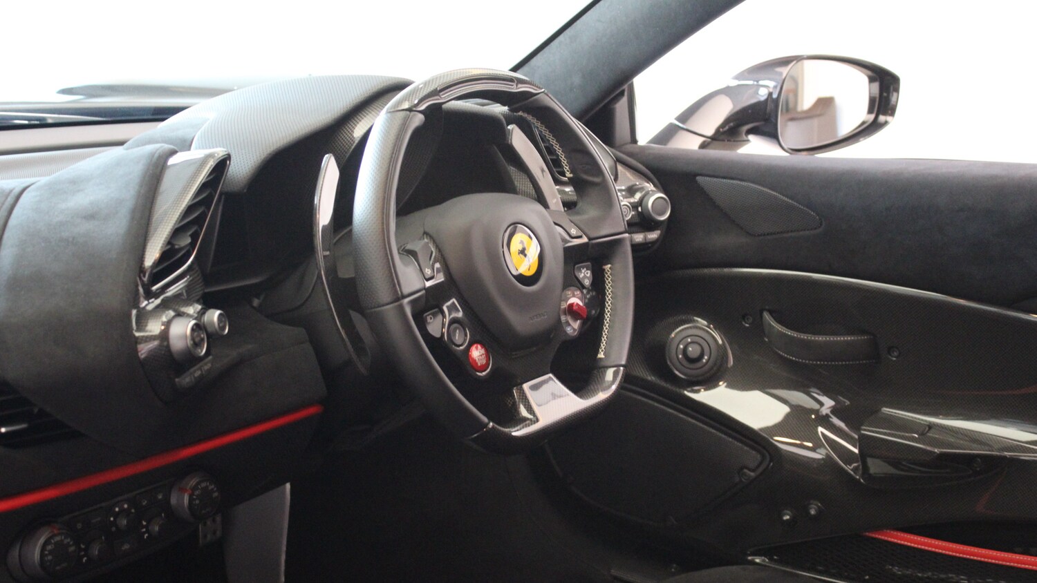 Used Ferrari 488 Pista 2018 for sale - 74984707: Photo 26