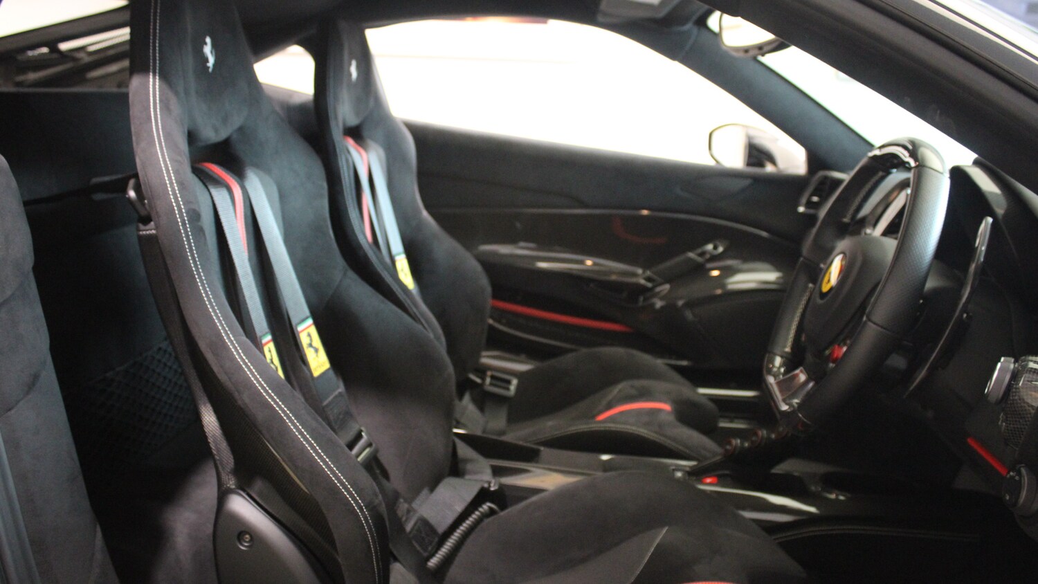 Used Ferrari 488 Pista 2018 for sale - 74984707: Photo 27