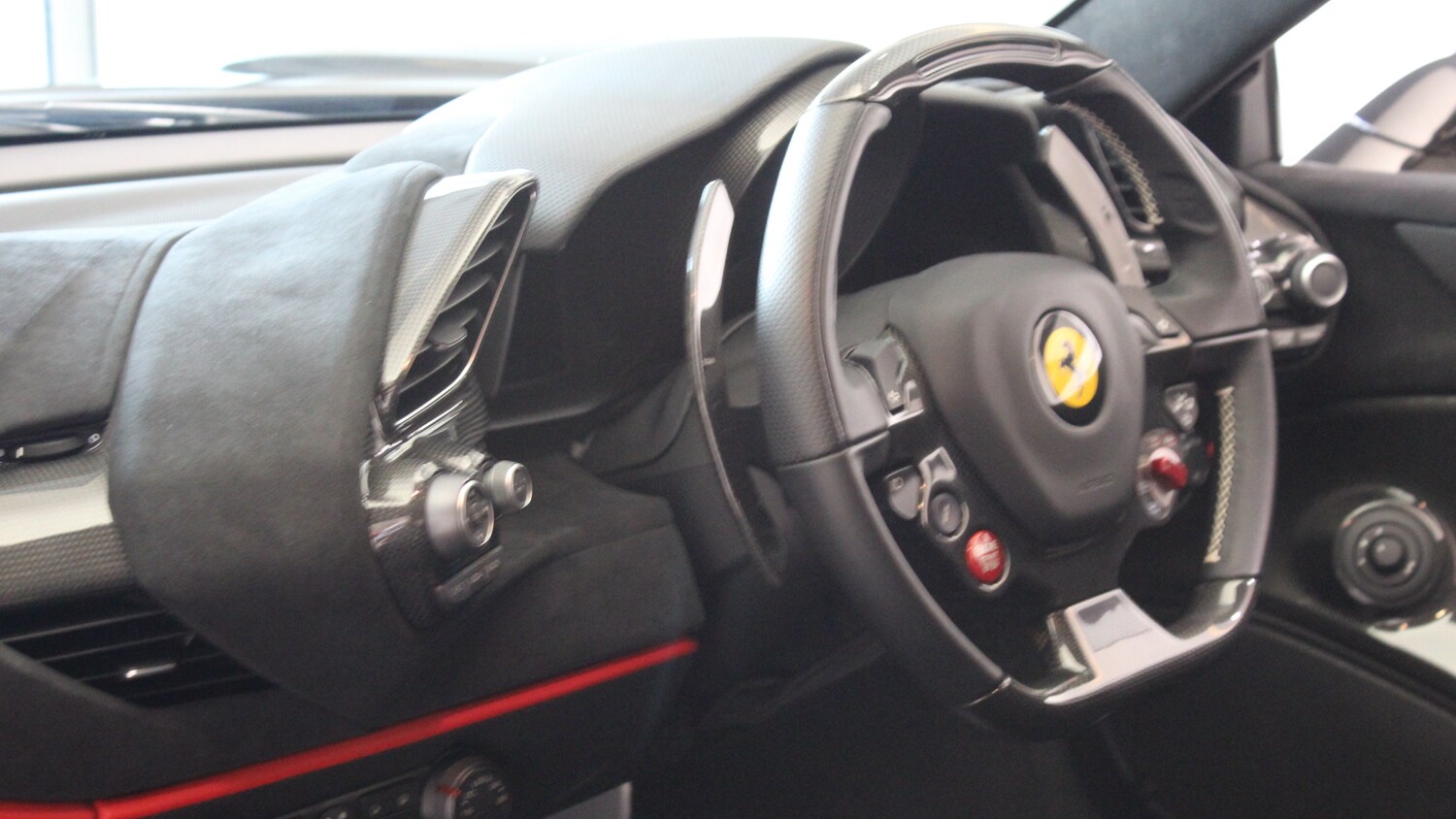 Used Ferrari 488 Pista 2018 for sale - 74984707: Photo 29