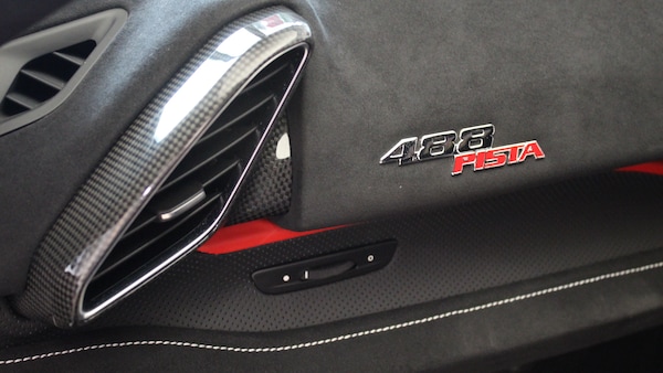 Used Ferrari 488 Pista 2018 for sale - 74984707: Photo 33