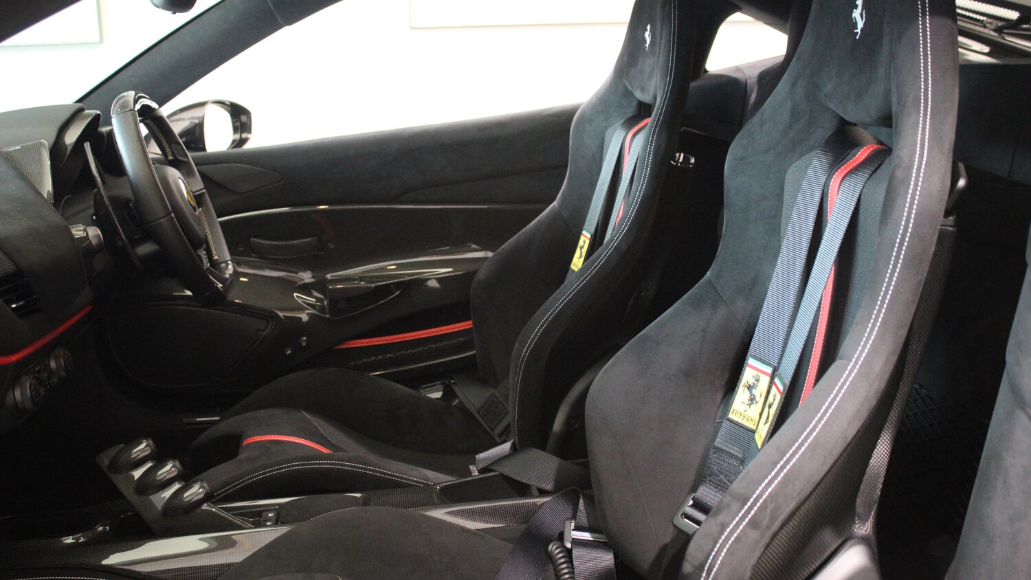 Used Ferrari 488 Pista 2018 for sale - 74984707: Photo 34