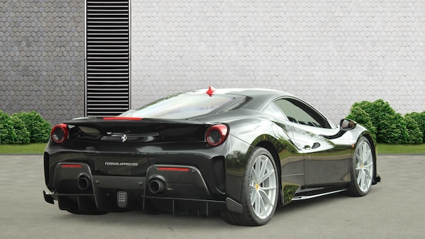 Used Ferrari 488 Pista 2018 for sale - 74984707: Photo 4