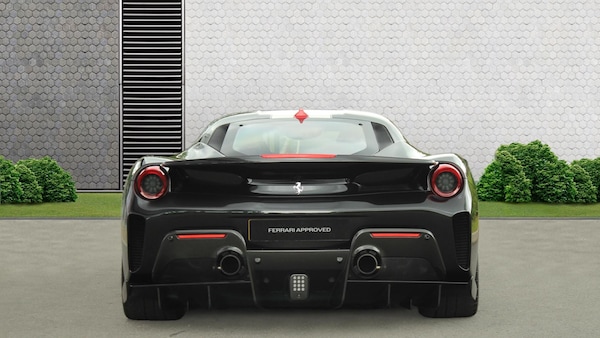 Used Ferrari 488 Pista 2018 for sale - 74984707: Photo 5
