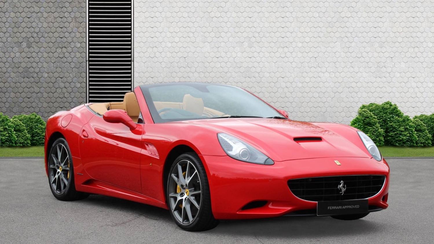 Used Ferrari California 2011 for sale - 77023348: Photo 2