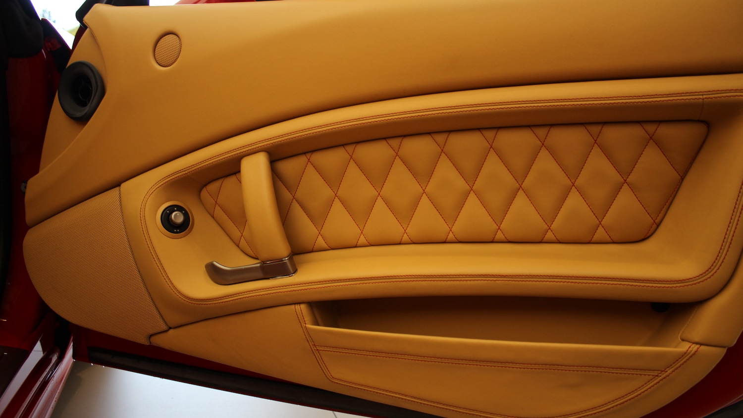 Used Ferrari California 2011 for sale - 77023348: Photo 32