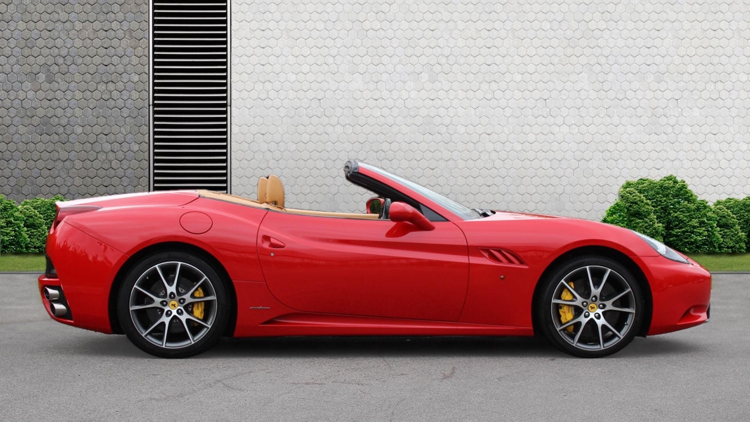 Used Ferrari California 2011 for sale - 77023348: Photo 4