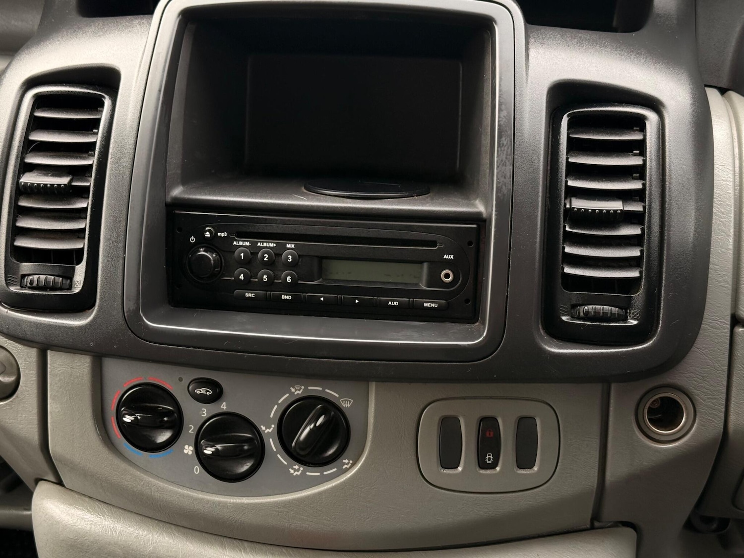 Used Vauxhall Vivaro 2011 for sale - 78127817: Photo 32