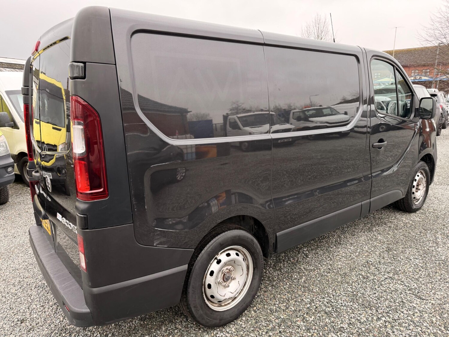 Used Vauxhall Vivaro for sale - 77612517: Photo 4