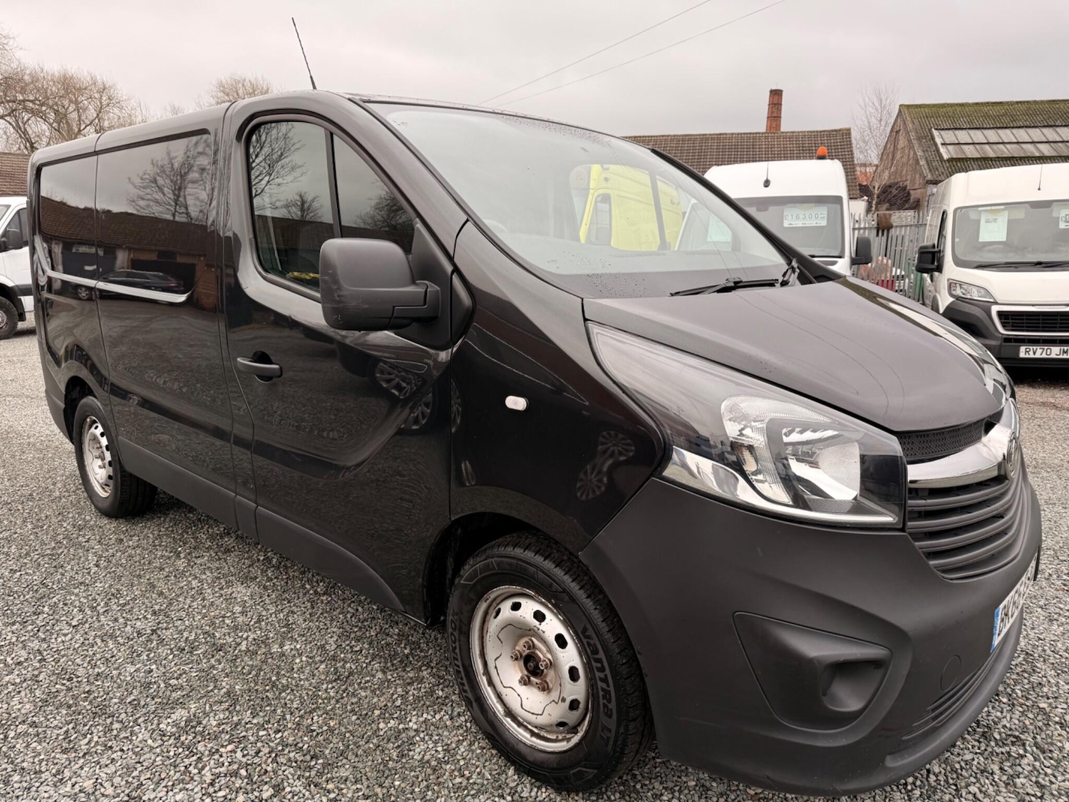 Used Vauxhall Vivaro 2016 for sale - 77510985: Photo 2
