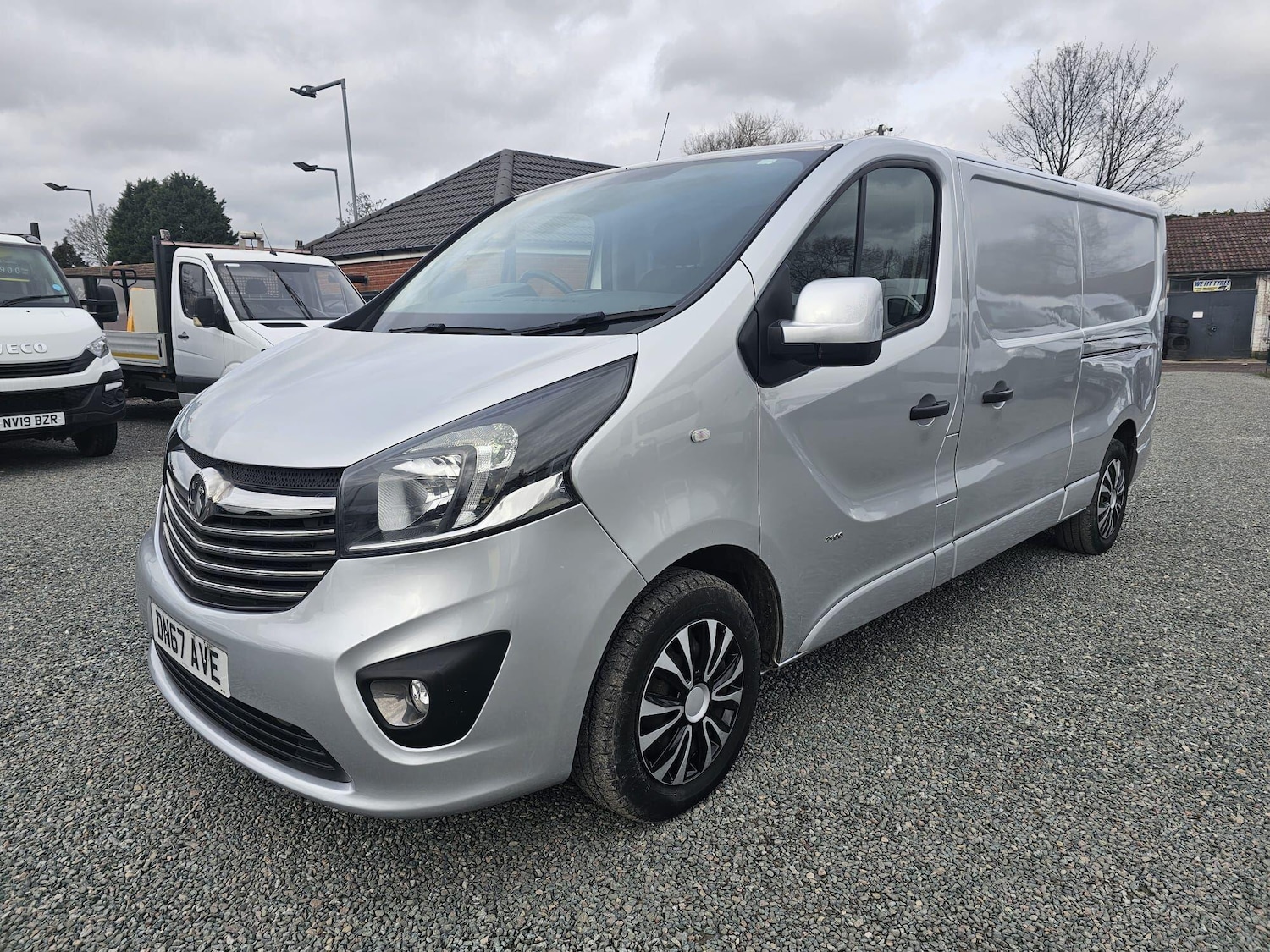 Used Vauxhall Vivaro 2017 for sale - 77598499: Photo 2