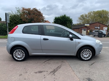 Used Fiat Grande Punto 2009 for sale - 75567101: Photo