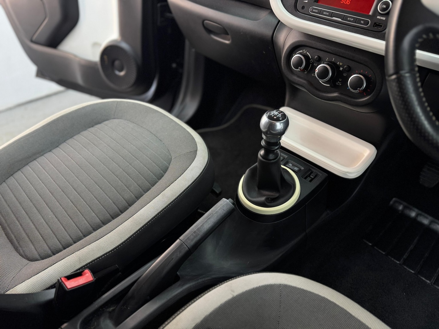 Used Renault Twingo 2015 for sale - 77145161: Photo 23