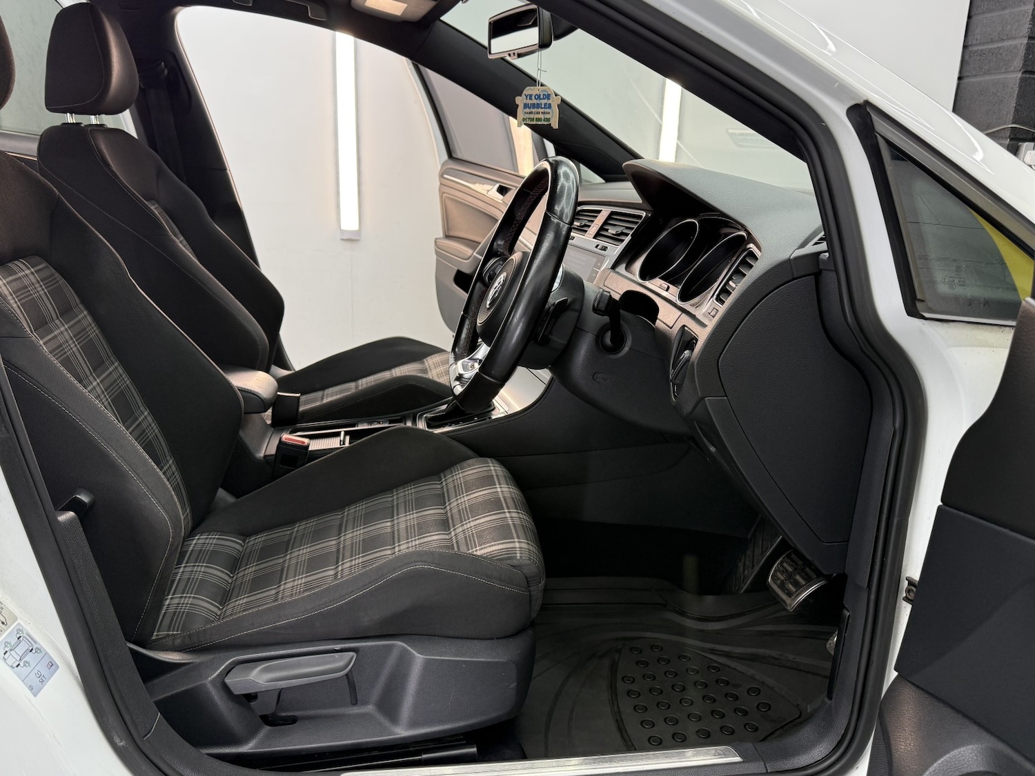 Used Volkswagen Golf 2014 for sale - 76517760: Photo 23