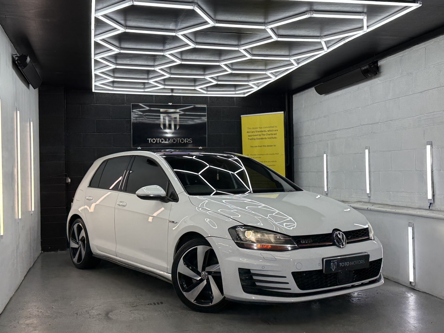 Used Volkswagen Golf 2014 for sale - 76517760: Photo 8