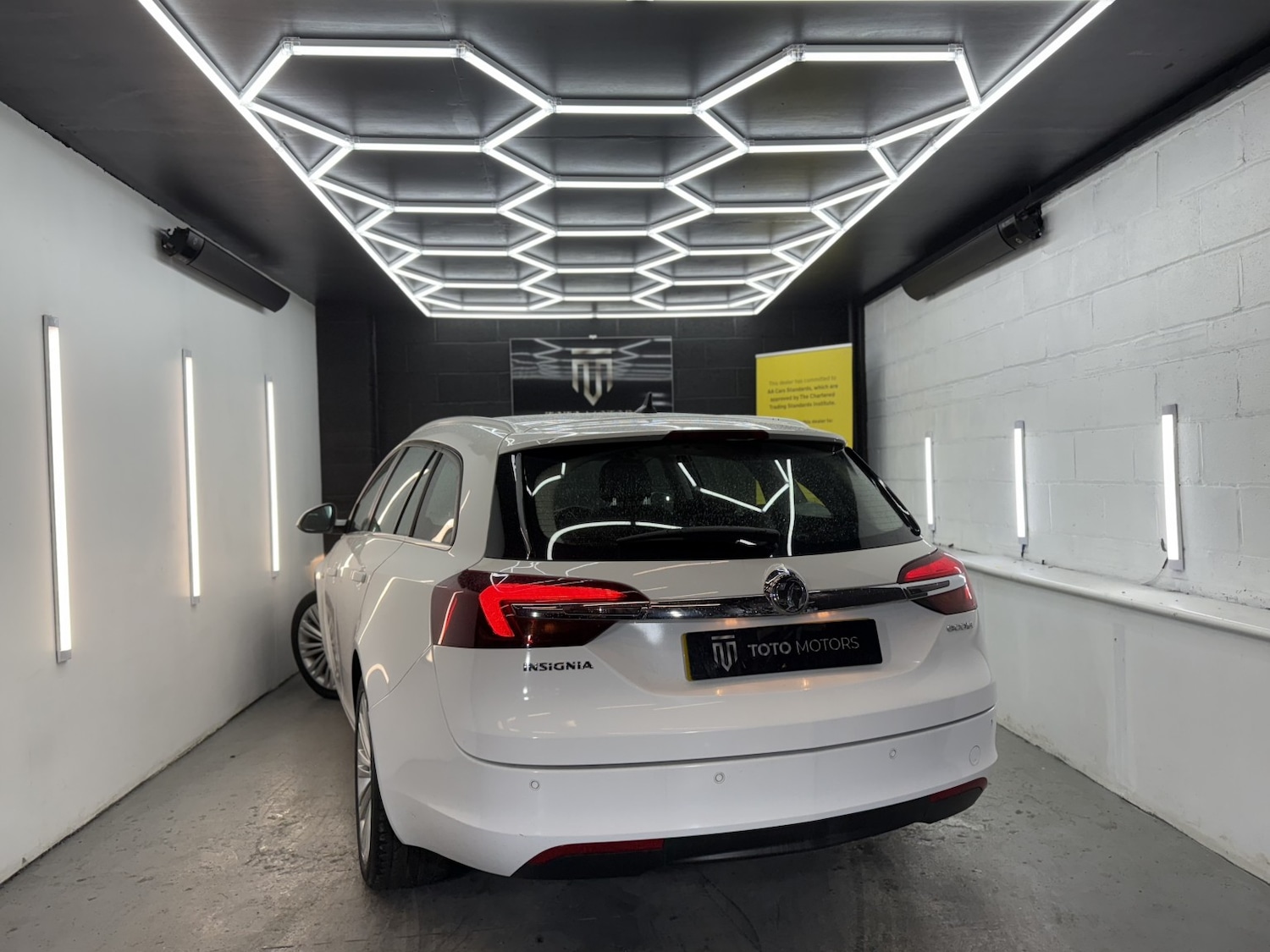 Used Vauxhall Insignia 2016 for sale - 77319838: Photo 10