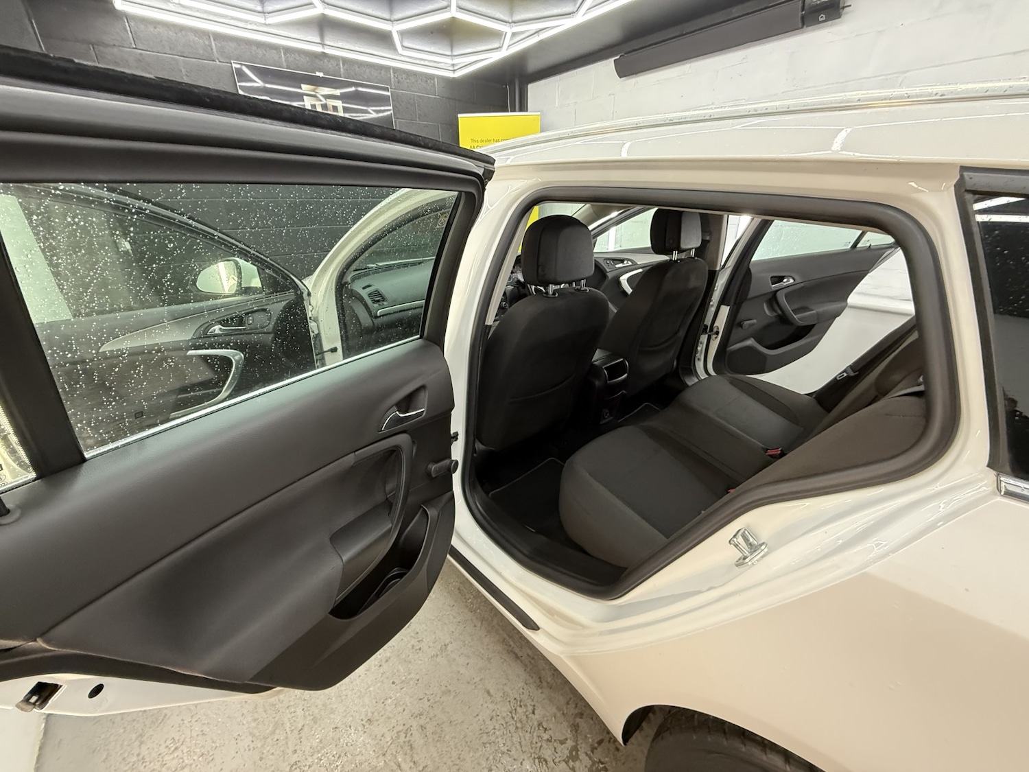 Used Vauxhall Insignia 2016 for sale - 77319838: Photo 25