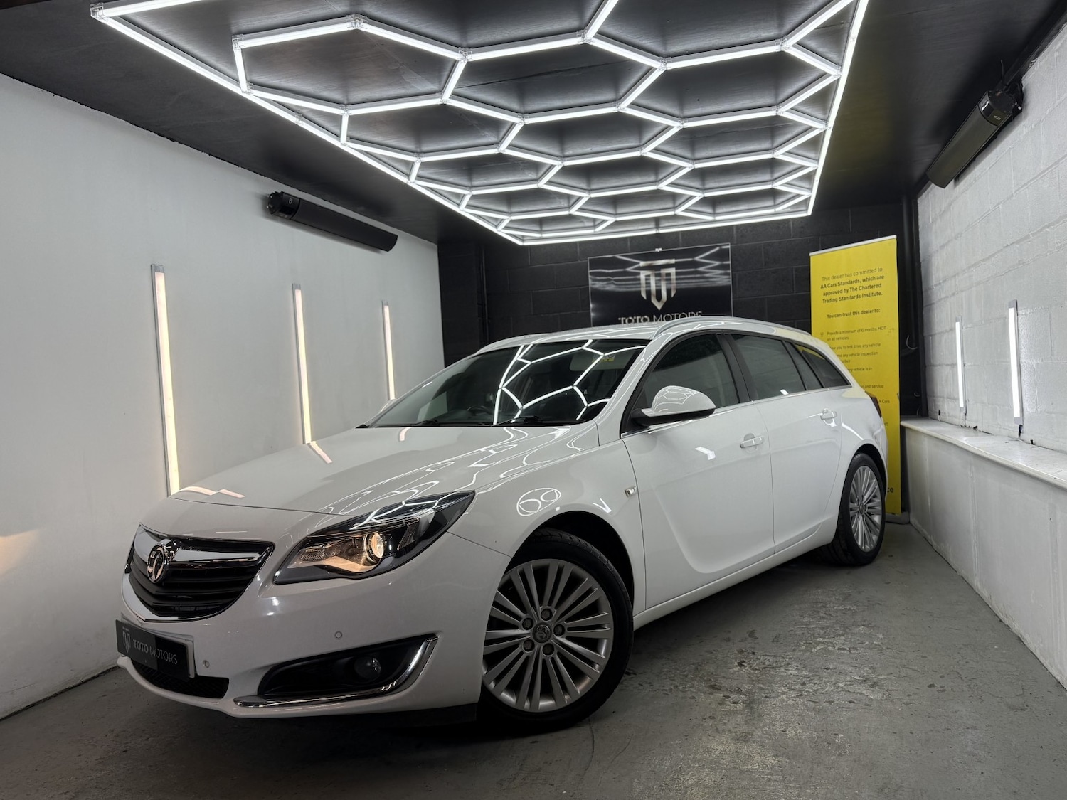 Used Vauxhall Insignia 2016 for sale - 77319838: Photo 6