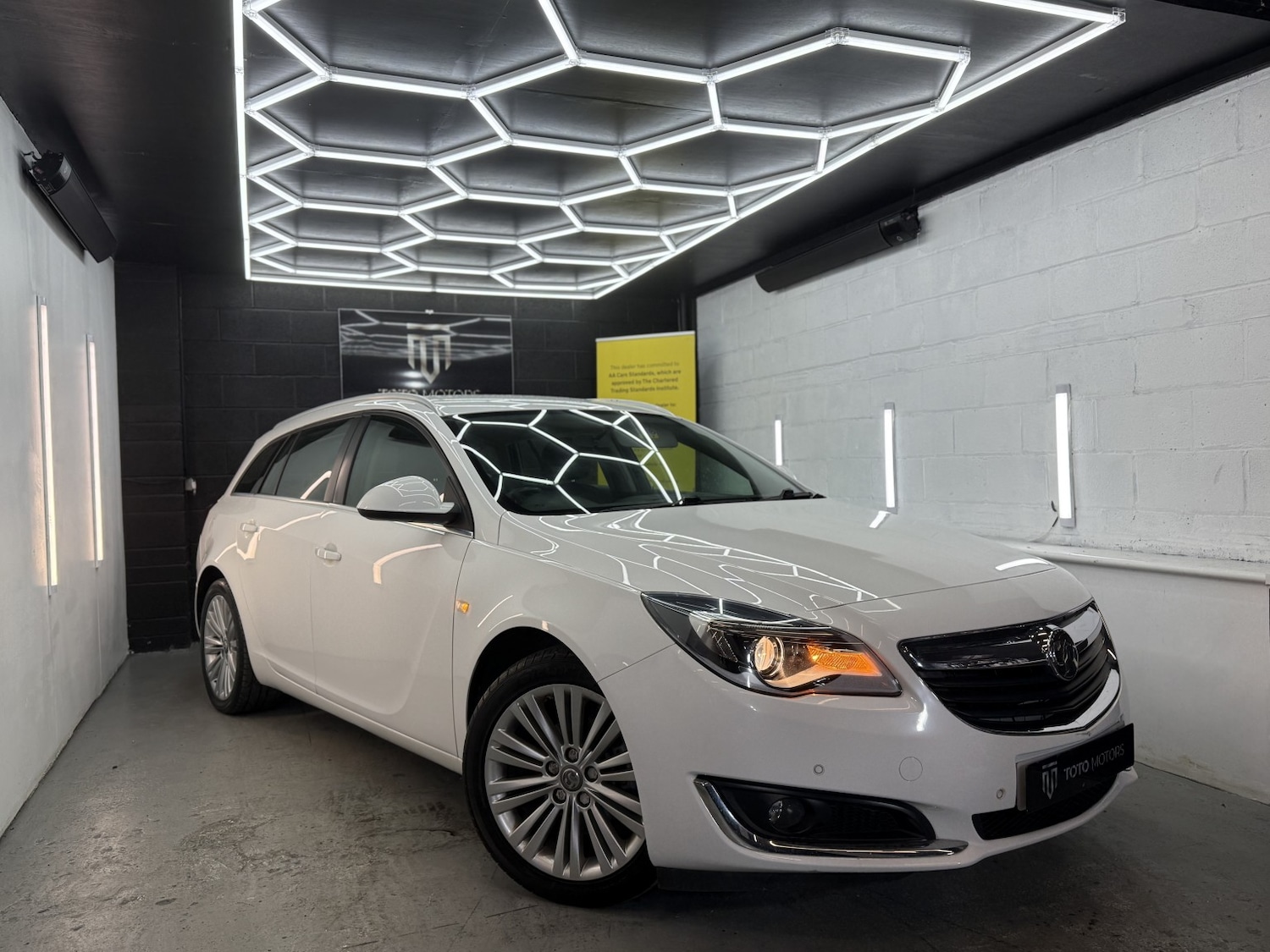 Used Vauxhall Insignia 2016 for sale - 77319838: Photo 7