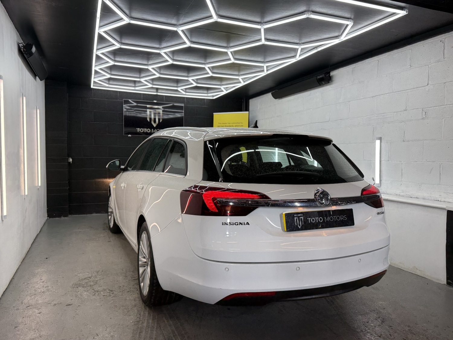 Used Vauxhall Insignia 2016 for sale - 77319838: Photo 9