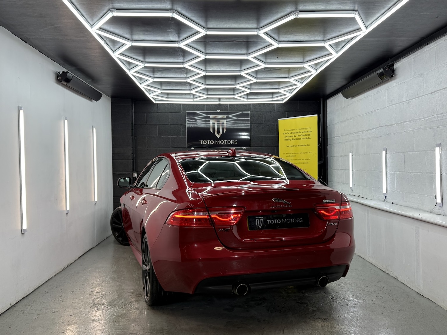 Used Jaguar XE 2017 for sale - 77240285: Photo 11