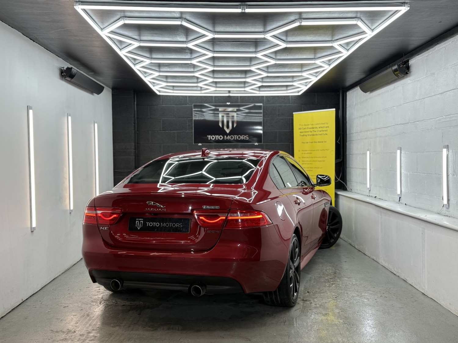 Used Jaguar XE 2017 for sale - 77240285: Photo 12