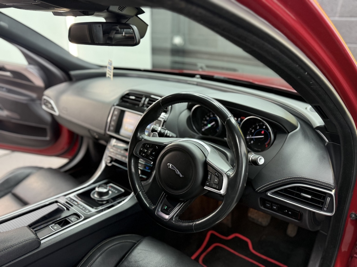 Used Jaguar XE 2017 for sale - 77240285: Photo 25