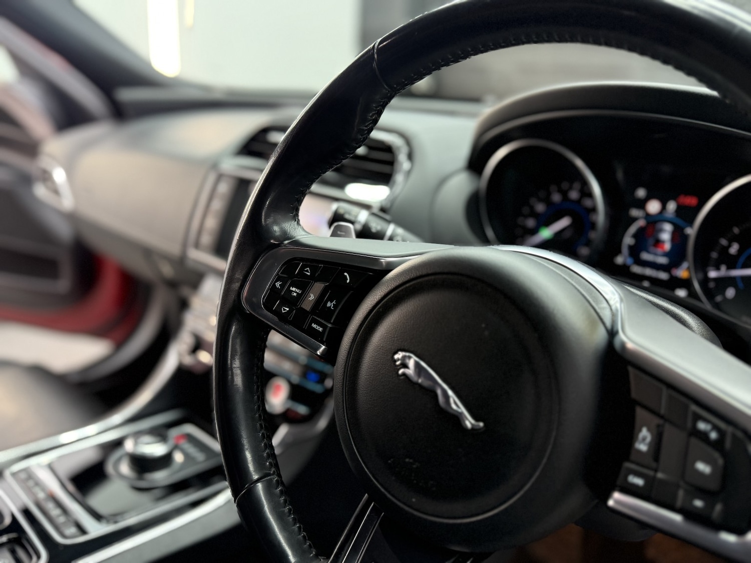 Used Jaguar XE 2017 for sale - 77240285: Photo 29