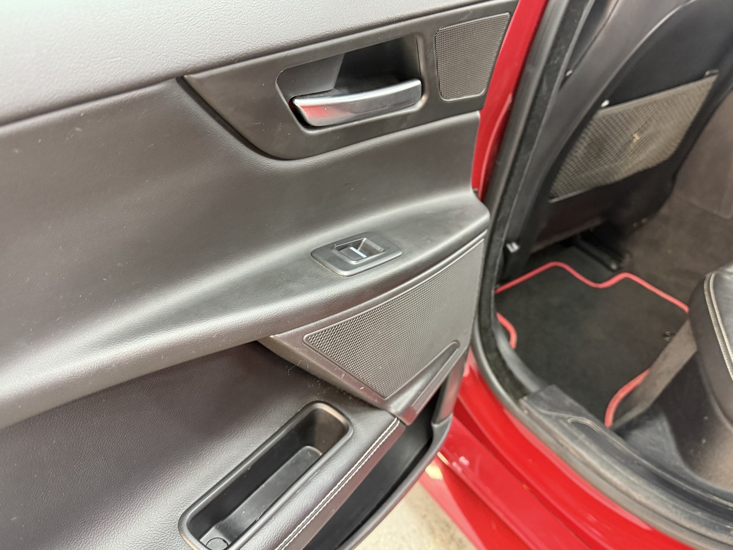 Used Jaguar XE 2017 for sale - 77240285: Photo 43