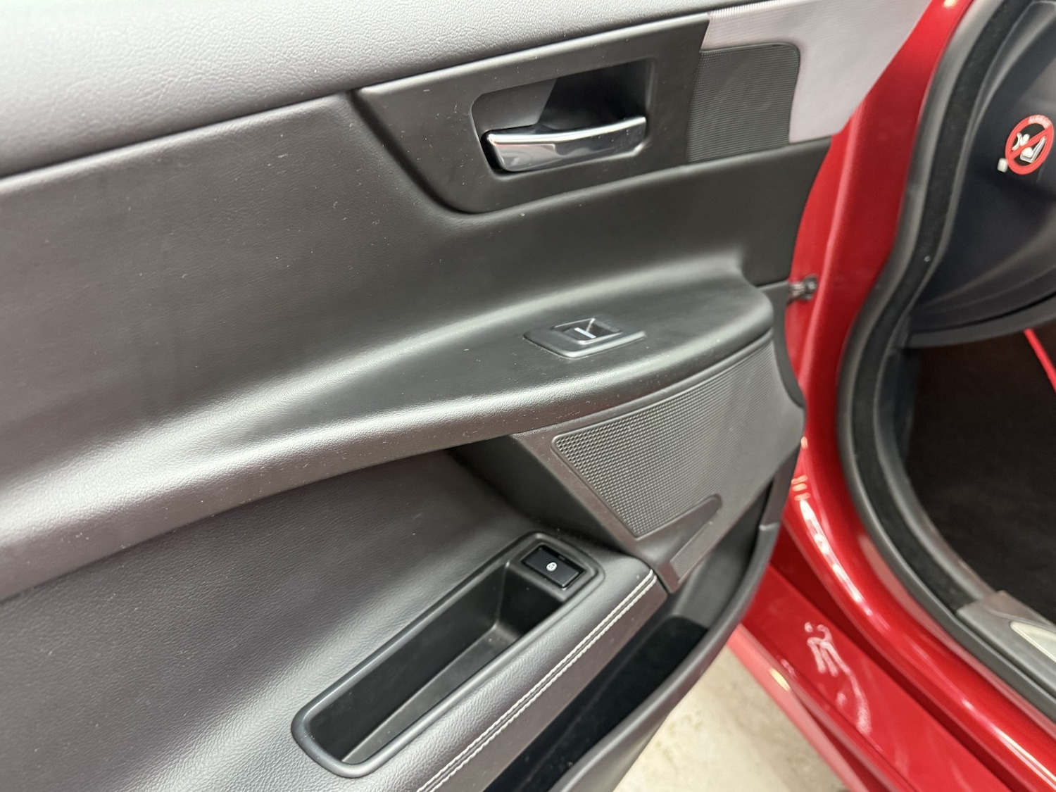 Used Jaguar XE 2017 for sale - 77240285: Photo 48