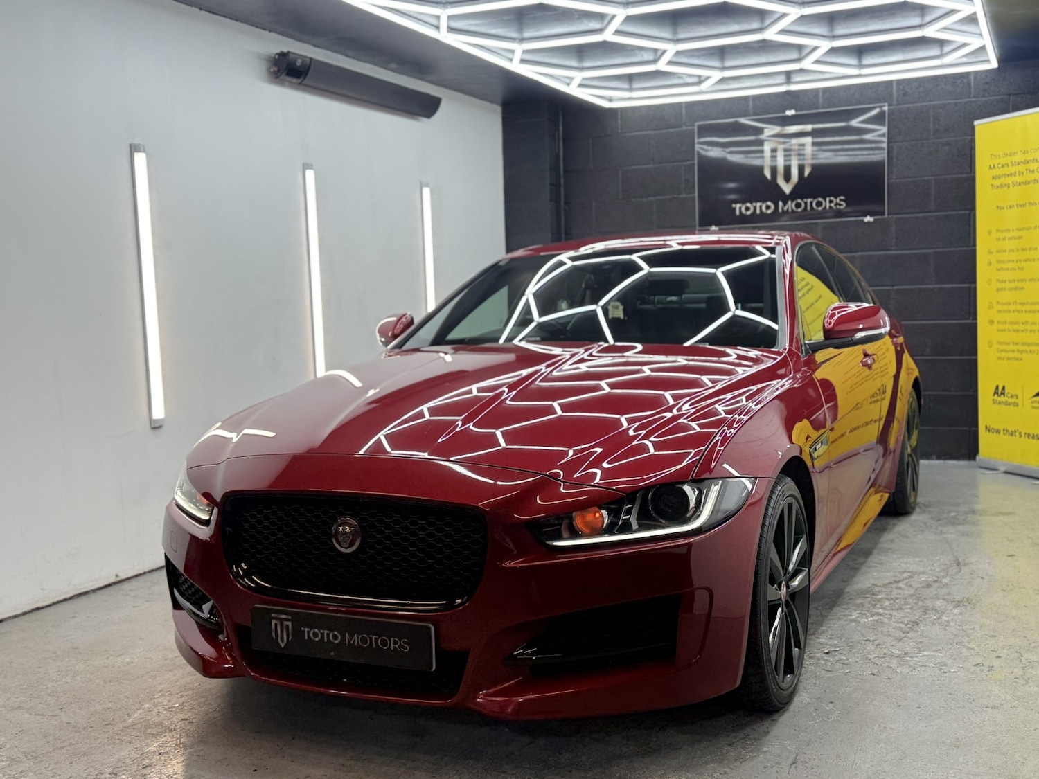 Used Jaguar XE 2017 for sale - 77240285: Photo 5