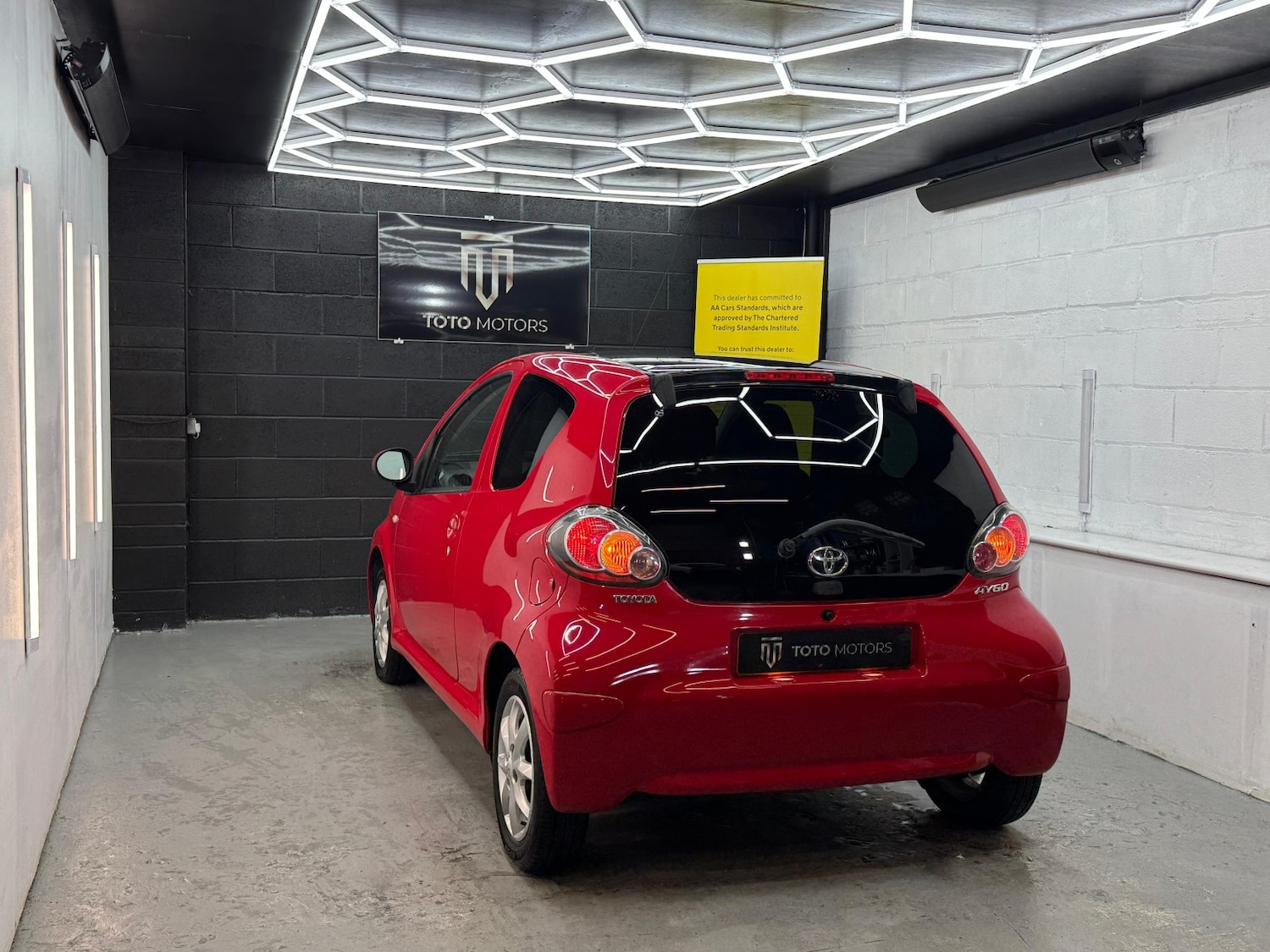 Used Toyota AYGO 2013 for sale - 76751752: Photo 11