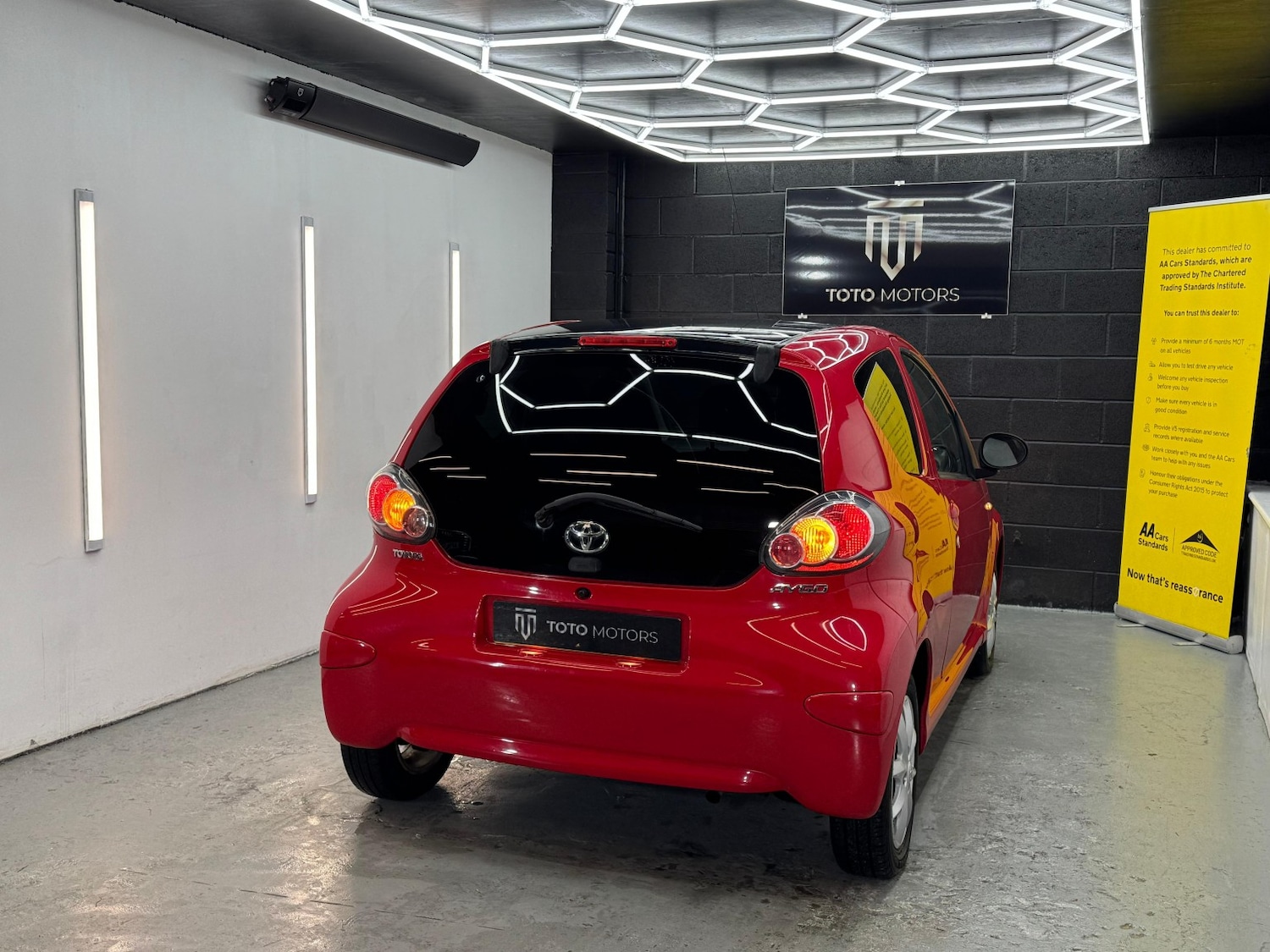 Used Toyota AYGO 2013 for sale - 76751752: Photo 12