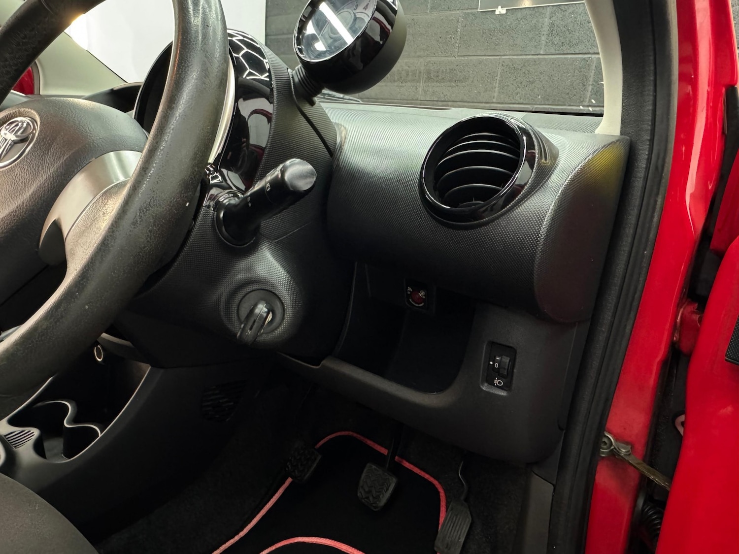 Used Toyota AYGO 2013 for sale - 76751752: Photo 20