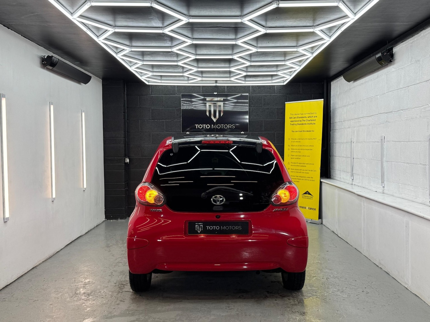 Used Toyota AYGO 2013 for sale - 76751752: Photo 8