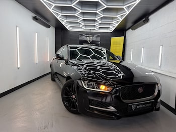 Used Jaguar XE 2016 for sale - 78349248: Photo