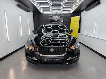 Used Jaguar XE 2016 for sale - 78349248: Photo