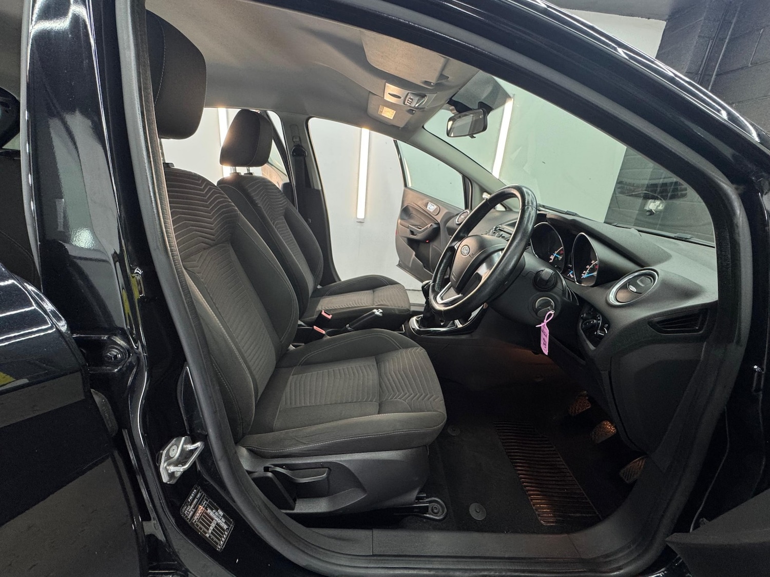 Used Ford Fiesta 2015 for sale - 76517795: Photo 16