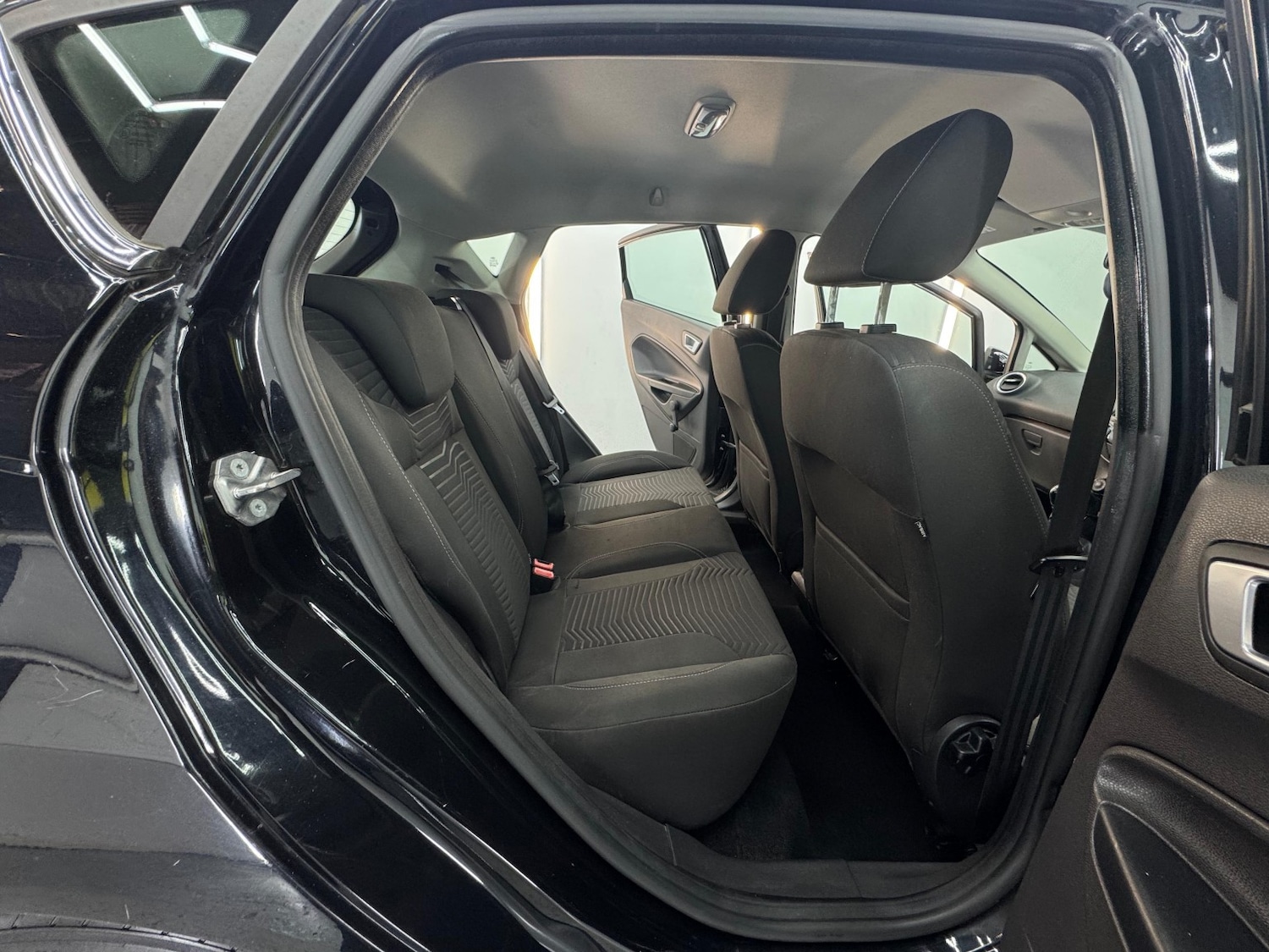 Used Ford Fiesta 2015 for sale - 76517795: Photo 28