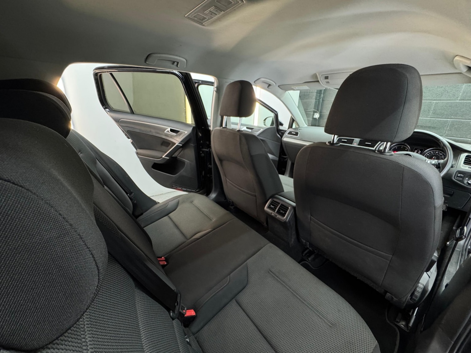 Used Volkswagen Golf 2013 for sale - 76751776: Photo 30