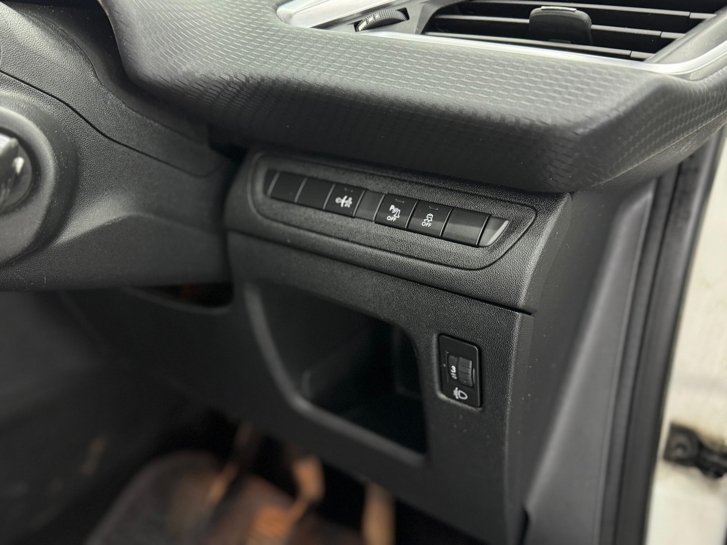 Used Peugeot 208 2016 for sale - 77145169: Photo 18