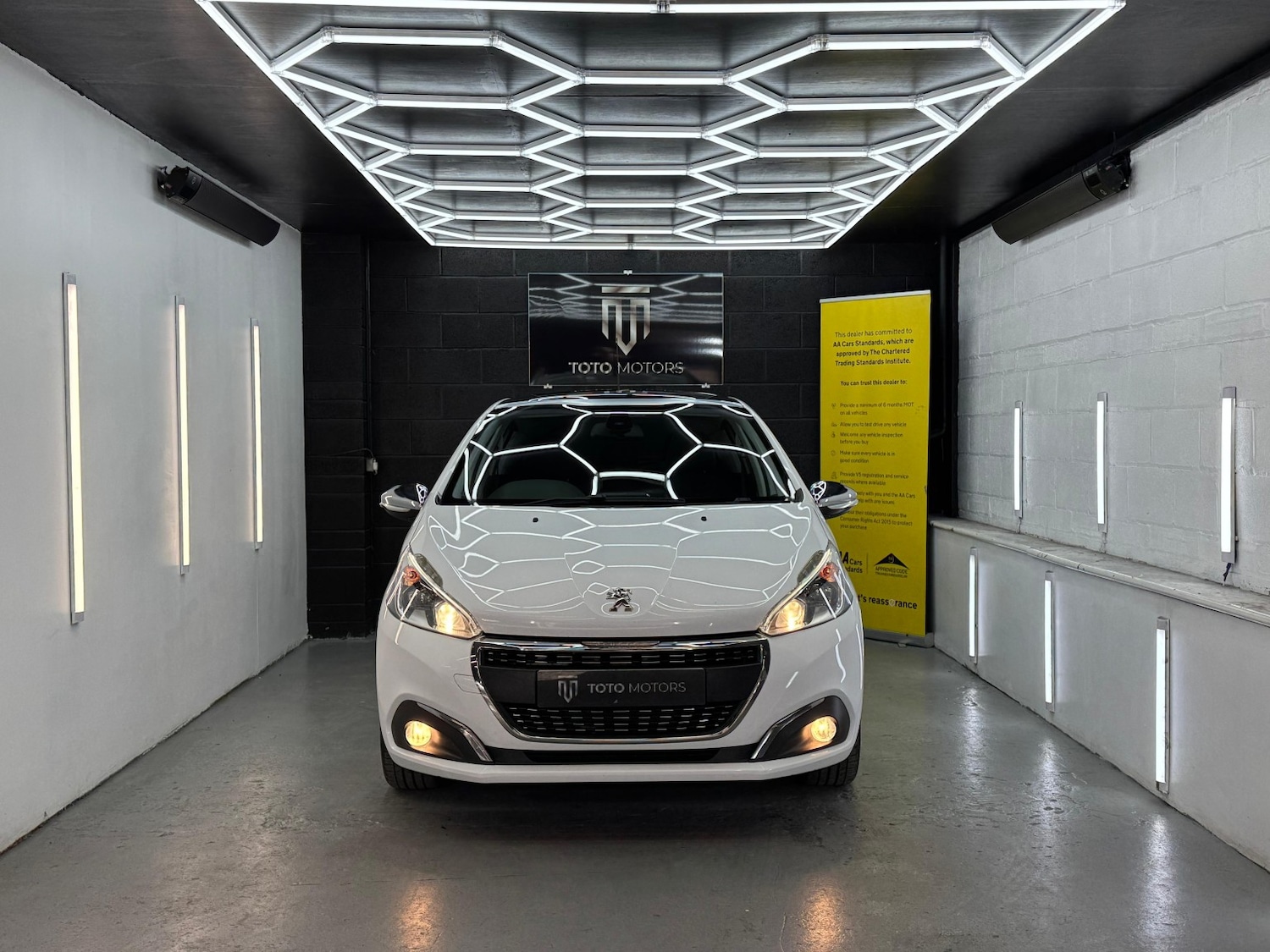 Used Peugeot 208 2016 for sale - 77145169: Photo 2