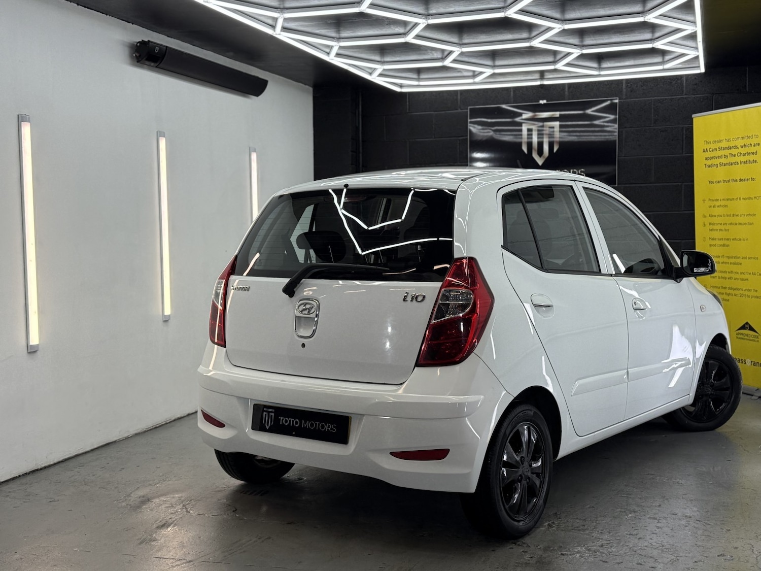 Used Hyundai i10 2013 for sale - 76510841: Photo 11