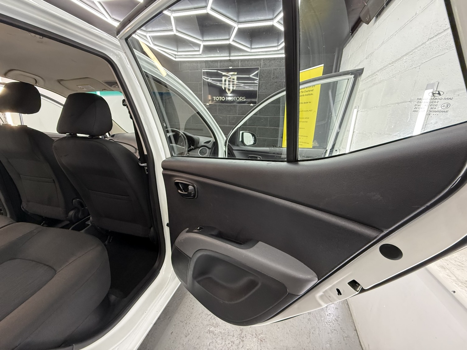 Used Hyundai i10 2013 for sale - 76510841: Photo 27