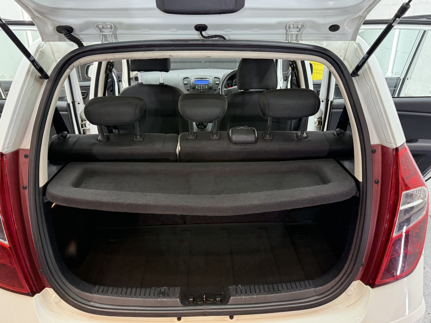 Used Hyundai i10 2013 for sale - 76510841: Photo 34