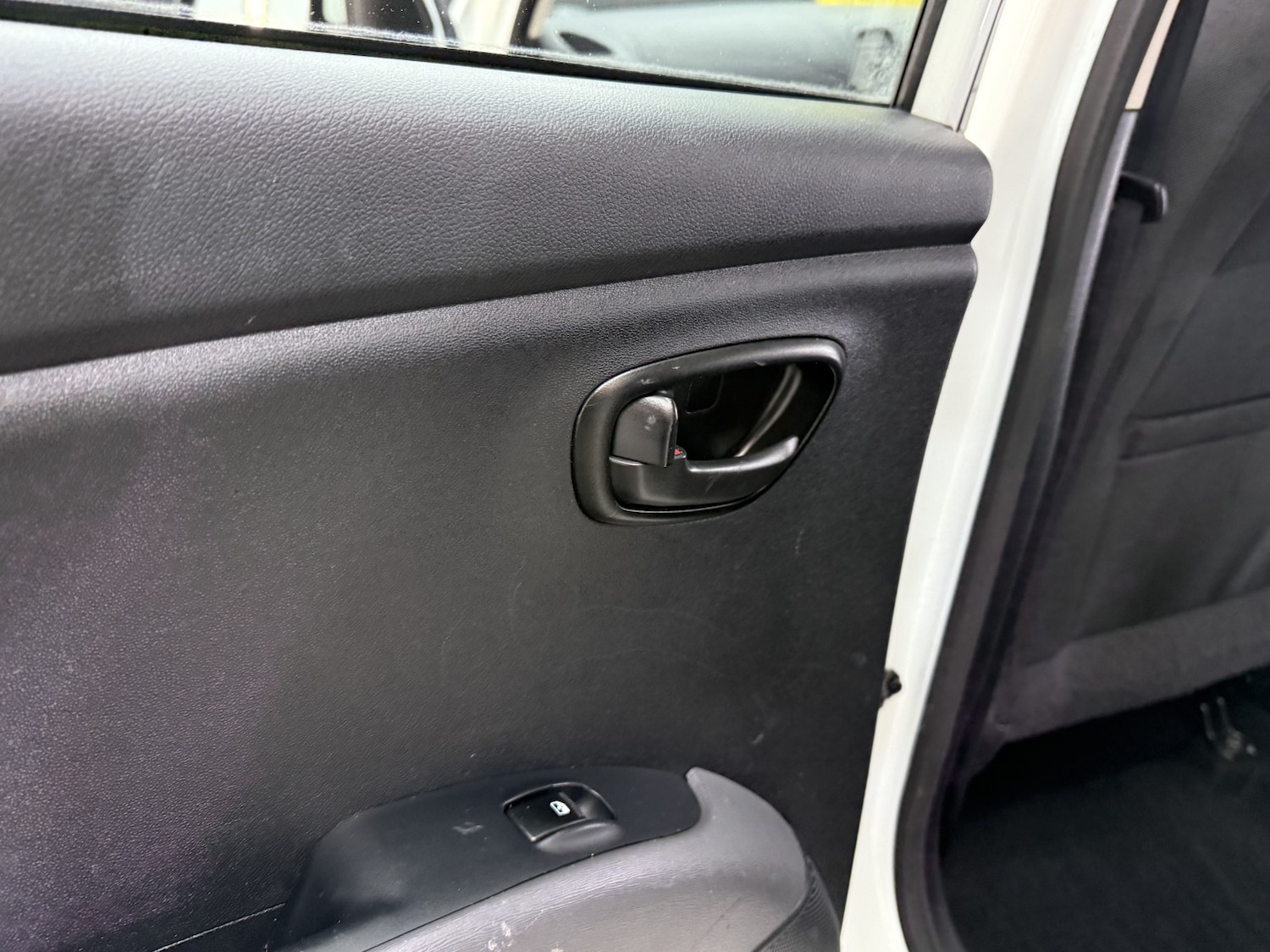 Used Hyundai i10 2013 for sale - 76510841: Photo 36